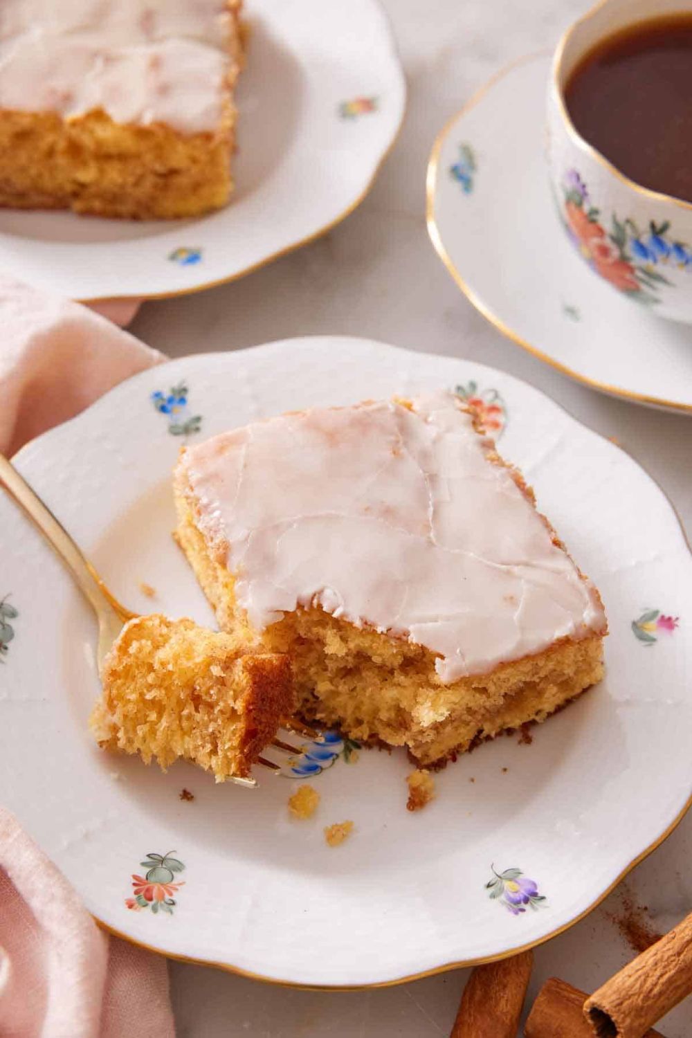 Pioneer Woman Honeybun Cake