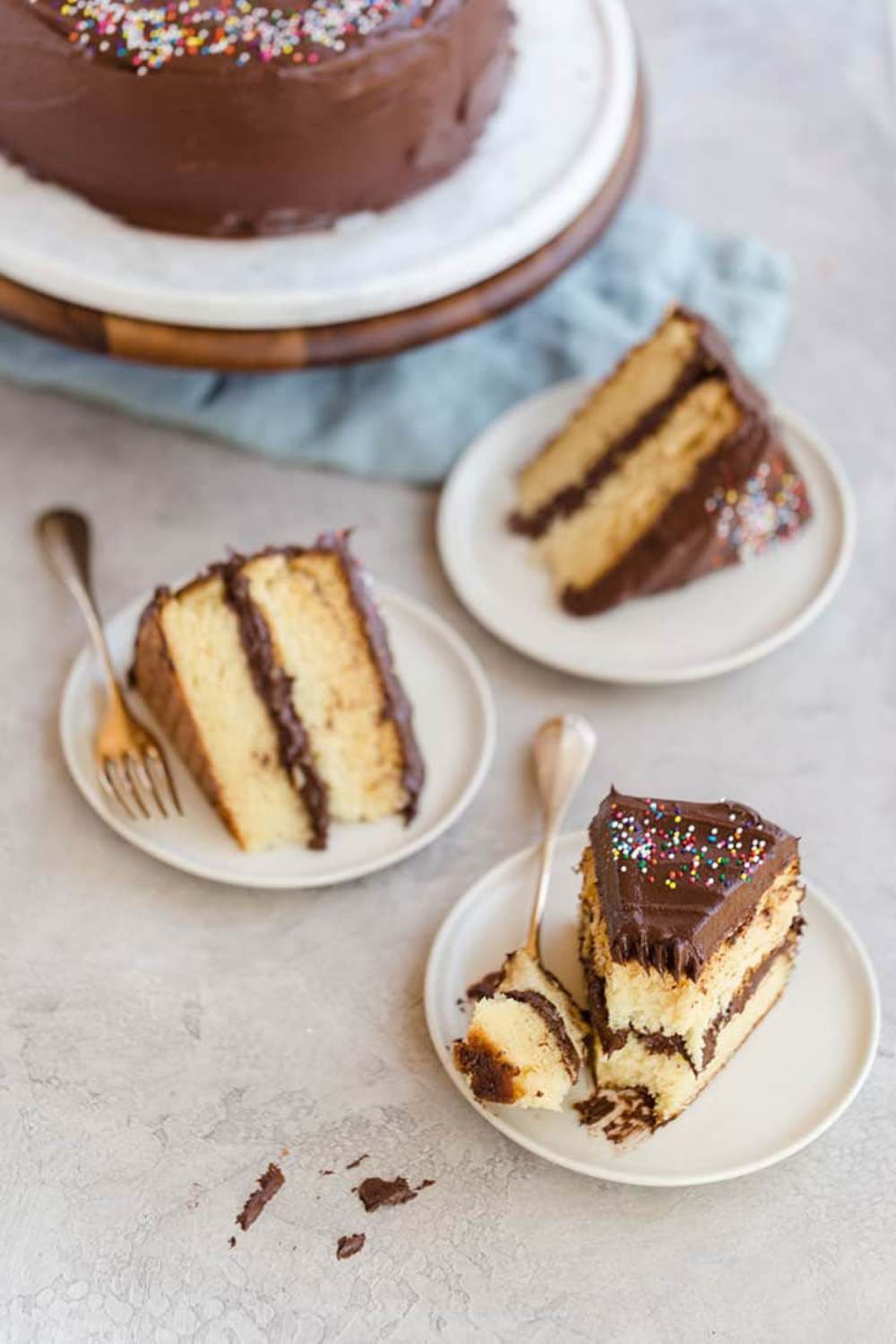 Pioneer Woman Yellow Cake With Chocolate Icing